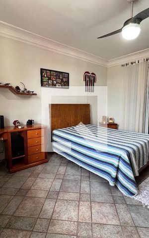 Casa de condomínio à venda com 340m², 5 quartos e 5 vagas Casa de condomínio à venda com 340m², 5 quartos e 5 vagasQuarto 3