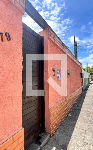 Casa de condomínio à venda com 340m², 5 quartos e 5 vagas Casa de condomínio à venda com 340m², 5 quartos e 5 vagasFachada da casa