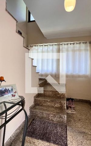 Casa de condomínio à venda com 340m², 5 quartos e 5 vagas Casa de condomínio à venda com 340m², 5 quartos e 5 vagasHall de entrada