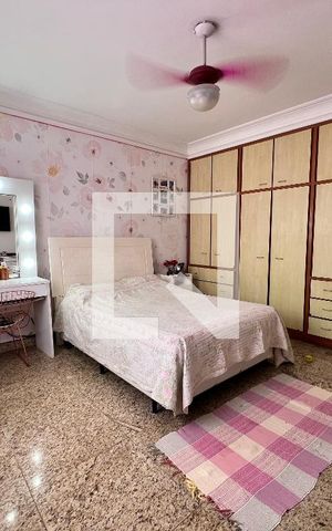 Casa de condomínio à venda com 340m², 5 quartos e 5 vagas Casa de condomínio à venda com 340m², 5 quartos e 5 vagasSuite 02