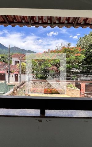 Casa de condomínio à venda com 340m², 5 quartos e 5 vagas Casa de condomínio à venda com 340m², 5 quartos e 5 vagasVaranda - Suite 01