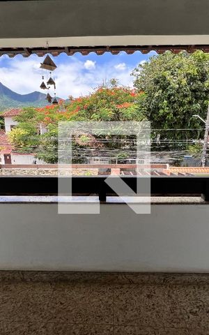 Casa de condomínio à venda com 340m², 5 quartos e 5 vagas Casa de condomínio à venda com 340m², 5 quartos e 5 vagasVaranda - Sala