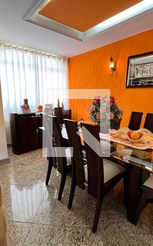 Casa de condomínio à venda com 340m², 5 quartos e 5 vagas Casa de condomínio à venda com 340m², 5 quartos e 5 vagasSala