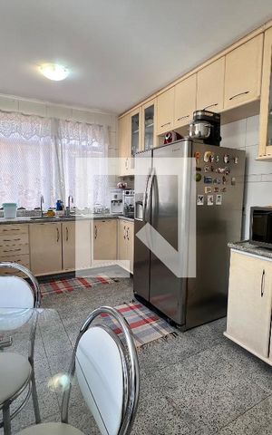 Casa de condomínio à venda com 340m², 5 quartos e 5 vagas Casa de condomínio à venda com 340m², 5 quartos e 5 vagasCozinha