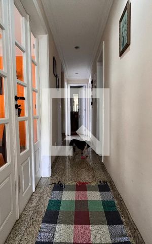 Casa de condomínio à venda com 340m², 5 quartos e 5 vagas Casa de condomínio à venda com 340m², 5 quartos e 5 vagasCirculação