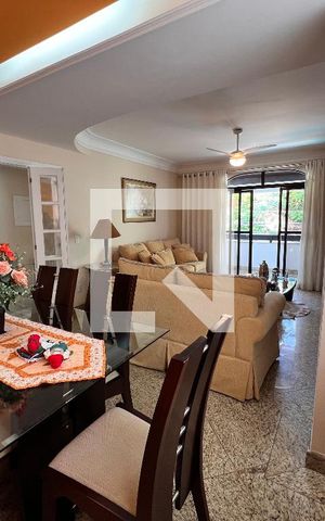 Casa de condomínio à venda com 340m², 5 quartos e 5 vagas Casa de condomínio à venda com 340m², 5 quartos e 5 vagasSala