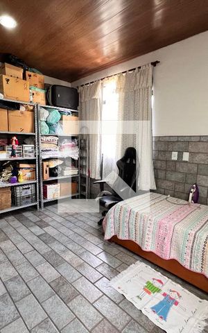 Casa de condomínio à venda com 340m², 5 quartos e 5 vagas Casa de condomínio à venda com 340m², 5 quartos e 5 vagasQuarto 4