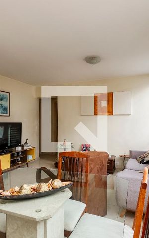 Apartamento à venda com 75m², 2 quartos e 1 vaga Apartamento à venda com 75m², 2 quartos e 1 vagaSala