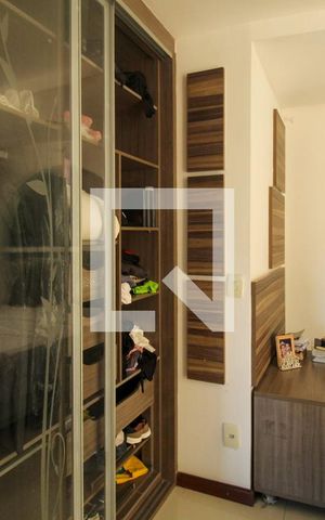 Casa à venda com 648m², 4 quartos e 4 vagas Casa à venda com 648m², 4 quartos e 4 vagasSuíte 1