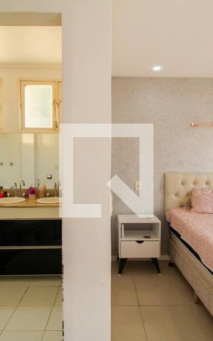 Casa à venda com 648m², 4 quartos e 4 vagas Casa à venda com 648m², 4 quartos e 4 vagasSuíte 2