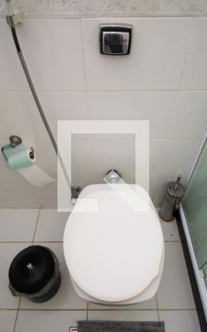 Casa à venda com 648m², 4 quartos e 4 vagas Casa à venda com 648m², 4 quartos e 4 vagasBanheiro Social