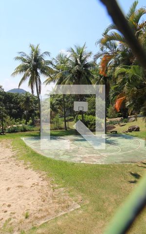 Casa à venda com 648m², 4 quartos e 4 vagas Casa à venda com 648m², 4 quartos e 4 vagasArea comum - Quadra