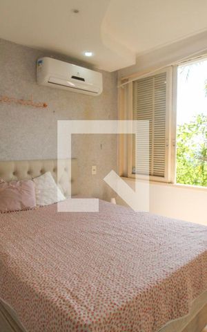 Casa à venda com 648m², 4 quartos e 4 vagas Casa à venda com 648m², 4 quartos e 4 vagasSuíte 2