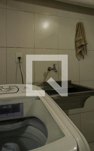 Casa à venda com 648m², 4 quartos e 4 vagas Casa à venda com 648m², 4 quartos e 4 vagasÁrea de Serviço