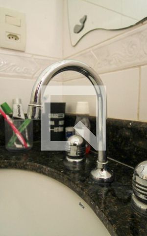 Casa à venda com 648m², 4 quartos e 4 vagas Casa à venda com 648m², 4 quartos e 4 vagasBanheiro Social