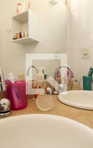 Casa à venda com 648m², 4 quartos e 4 vagas Casa à venda com 648m², 4 quartos e 4 vagasBanheiro da Suíte 2