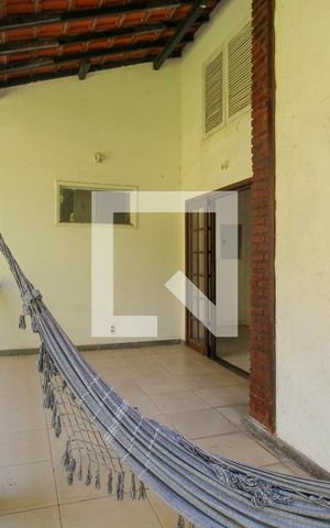 Casa à venda com 648m², 4 quartos e 4 vagas Casa à venda com 648m², 4 quartos e 4 vagasVaranda
