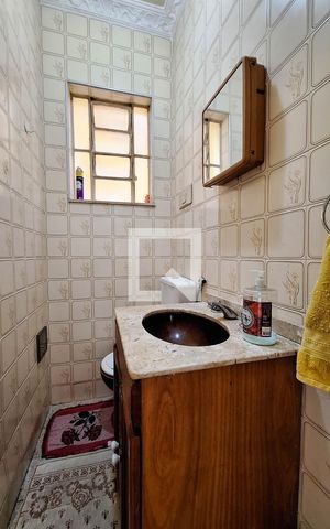 Casa à venda com 360m², 3 quartos e 3 vagas Casa à venda com 360m², 3 quartos e 3 vagasLavabo
