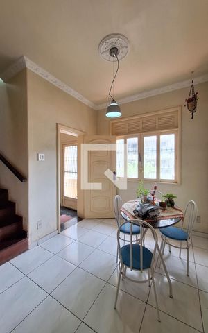 Casa à venda com 360m², 3 quartos e 3 vagas Casa à venda com 360m², 3 quartos e 3 vagasSala 2