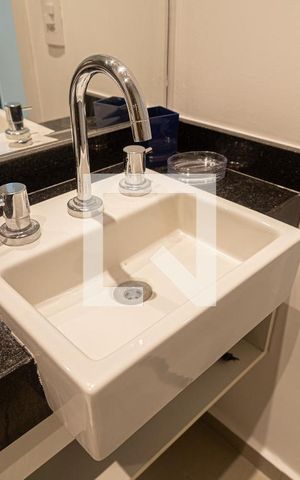 Studio à venda com 31m², 1 quarto e sem vaga Studio à venda com 31m², 1 quarto e sem vagaBanheiro