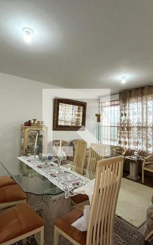 Casa à venda com 270m², 4 quartos e 4 vagas Casa à venda com 270m², 4 quartos e 4 vagasSala