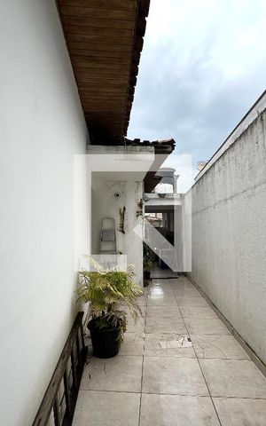 Casa à venda com 270m², 4 quartos e 4 vagas Casa à venda com 270m², 4 quartos e 4 vagasÁrea externa