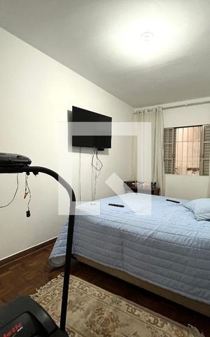 Casa à venda com 270m², 4 quartos e 4 vagas Casa à venda com 270m², 4 quartos e 4 vagasQuarto 1