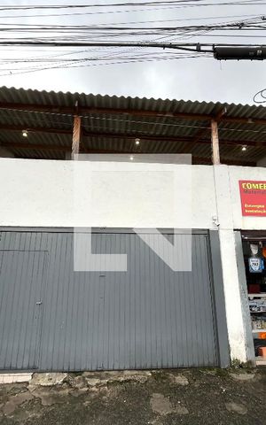 Casa à venda com 270m², 4 quartos e 4 vagas Casa à venda com 270m², 4 quartos e 4 vagasFachada