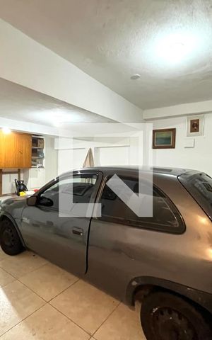 Casa à venda com 270m², 4 quartos e 4 vagas Casa à venda com 270m², 4 quartos e 4 vagasGaragem