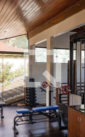 Casa para alugar com 300m², 4 quartos e 2 vagas Casa para alugar com 300m², 4 quartos e 2 vagasAcademia