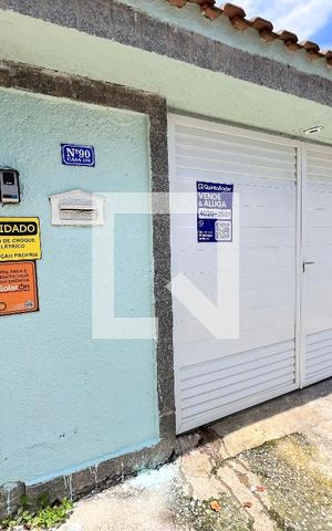 Casa à venda com 235m², 2 quartos e 1 vaga Casa à venda com 235m², 2 quartos e 1 vagaFachada