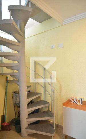 Apartamento à venda com 154m², 3 quartos e 2 vagasEscada