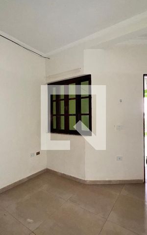 Casa para alugar com 45m², 1 quarto e sem vaga Casa para alugar com 45m², 1 quarto e sem vagaSala