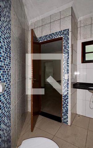 Casa para alugar com 45m², 1 quarto e sem vaga Casa para alugar com 45m², 1 quarto e sem vagaBanheiro