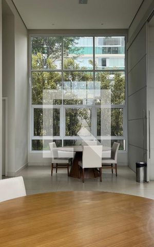 Apartamento para alugar com 180m², 3 quartos e 4 vagas Apartamento para alugar com 180m², 3 quartos e 4 vagasÁrea comum - Salão de festas