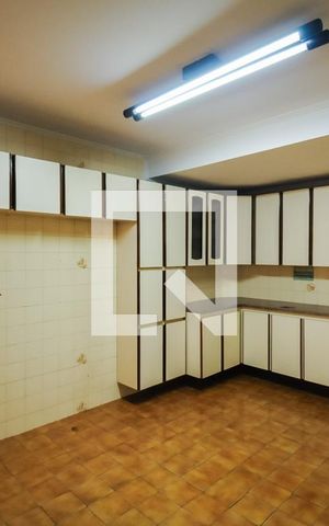 Casa à venda com 147m², 3 quartos e 2 vagasCozinha - Armários