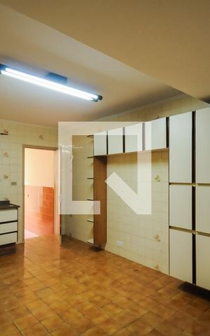 Casa à venda com 147m², 3 quartos e 2 vagasCozinha - Armários