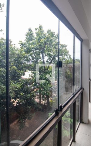 Casa à venda com 400m², 5 quartos e 4 vagas Casa à venda com 400m², 5 quartos e 4 vagasVaranda