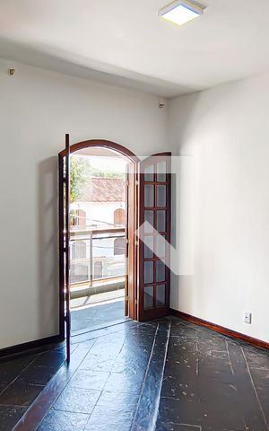Casa à venda com 300m², 3 quartos e 4 vagas Casa à venda com 300m², 3 quartos e 4 vagasquarto 1 suite master