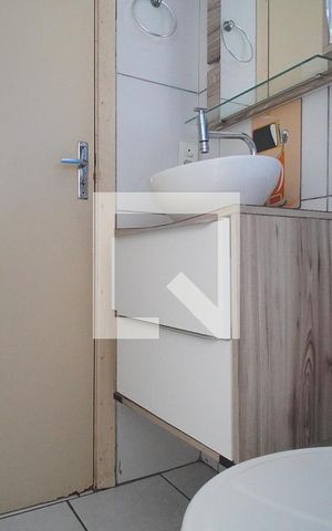 Apartamento à venda com 42m², 2 quartos e 1 vaga Apartamento à venda com 42m², 2 quartos e 1 vagaBanheiro