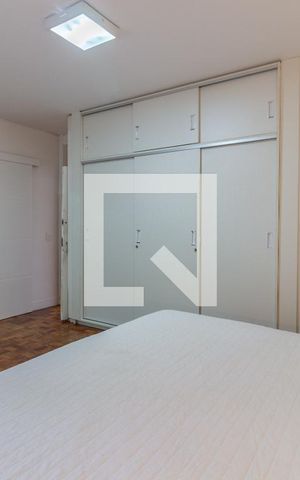 Casa à venda com 390m², 4 quartos e 4 vagas Casa à venda com 390m², 4 quartos e 4 vagasSuíte 1