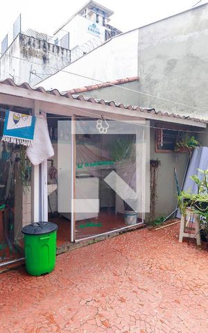 Casa à venda com 115m², 2 quartos e 2 vagas Casa à venda com 115m², 2 quartos e 2 vagasQuintal