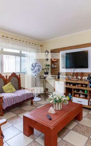 Casa à venda com 115m², 2 quartos e 2 vagas Casa à venda com 115m², 2 quartos e 2 vagasSala