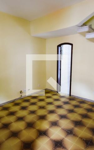 Casa de condomínio à venda com 70m², 2 quartos e 2 vagasSala