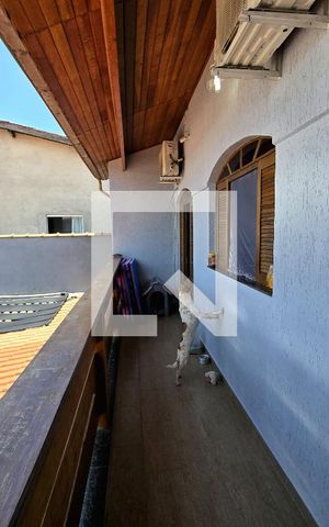 Casa à venda com 270m², 3 quartos e 6 vagas Casa à venda com 270m², 3 quartos e 6 vagasSacada