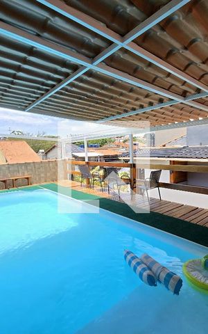 Casa à venda com 270m², 3 quartos e 6 vagas Casa à venda com 270m², 3 quartos e 6 vagasPiscina