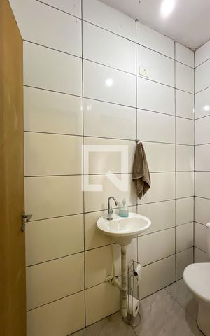 Casa à venda com 142m², 3 quartos e 4 vagas Casa à venda com 142m², 3 quartos e 4 vagasBanheiro de Serviço 2