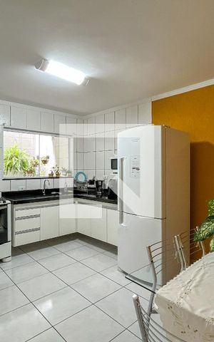 Casa à venda com 142m², 3 quartos e 4 vagas Casa à venda com 142m², 3 quartos e 4 vagasCozinha