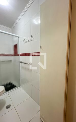 Casa à venda com 142m², 3 quartos e 4 vagas Casa à venda com 142m², 3 quartos e 4 vagasBanheiro Corredor