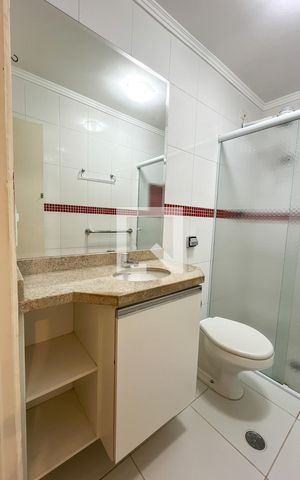 Casa à venda com 142m², 3 quartos e 4 vagas Casa à venda com 142m², 3 quartos e 4 vagasBanheiro Corredor